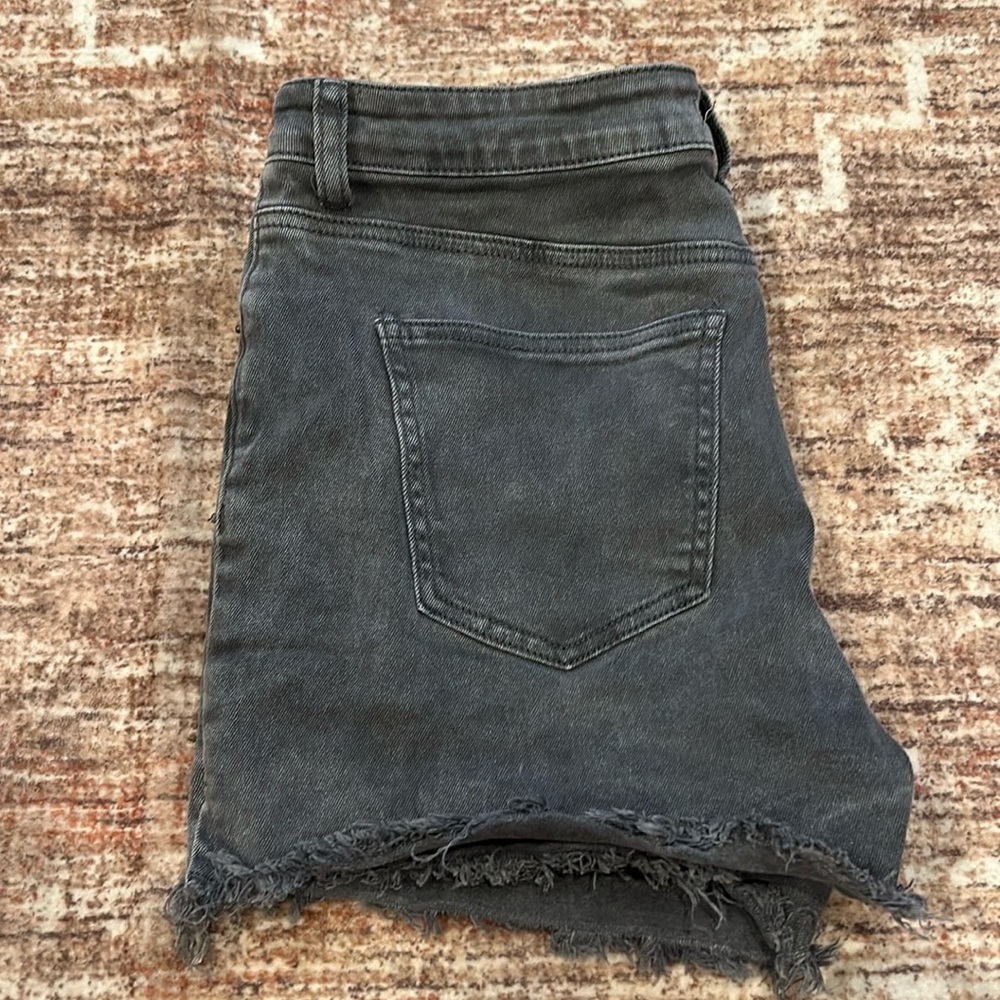 Grey shorts